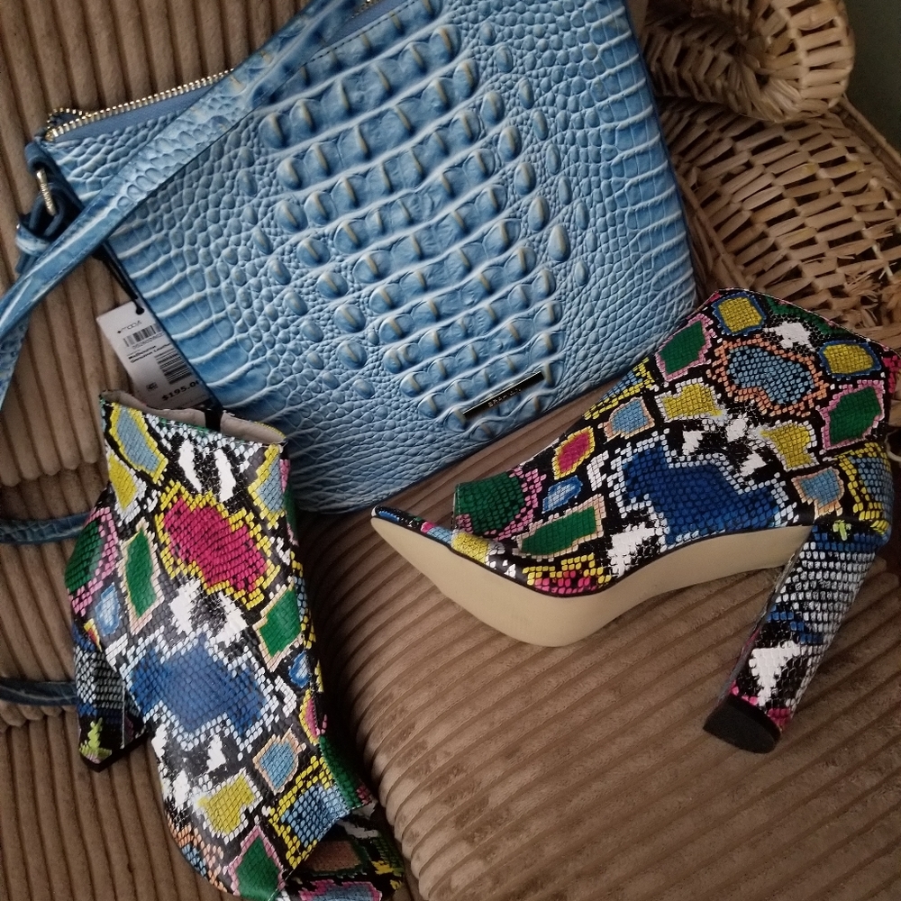 Ladies Bag. Brand new never worn.